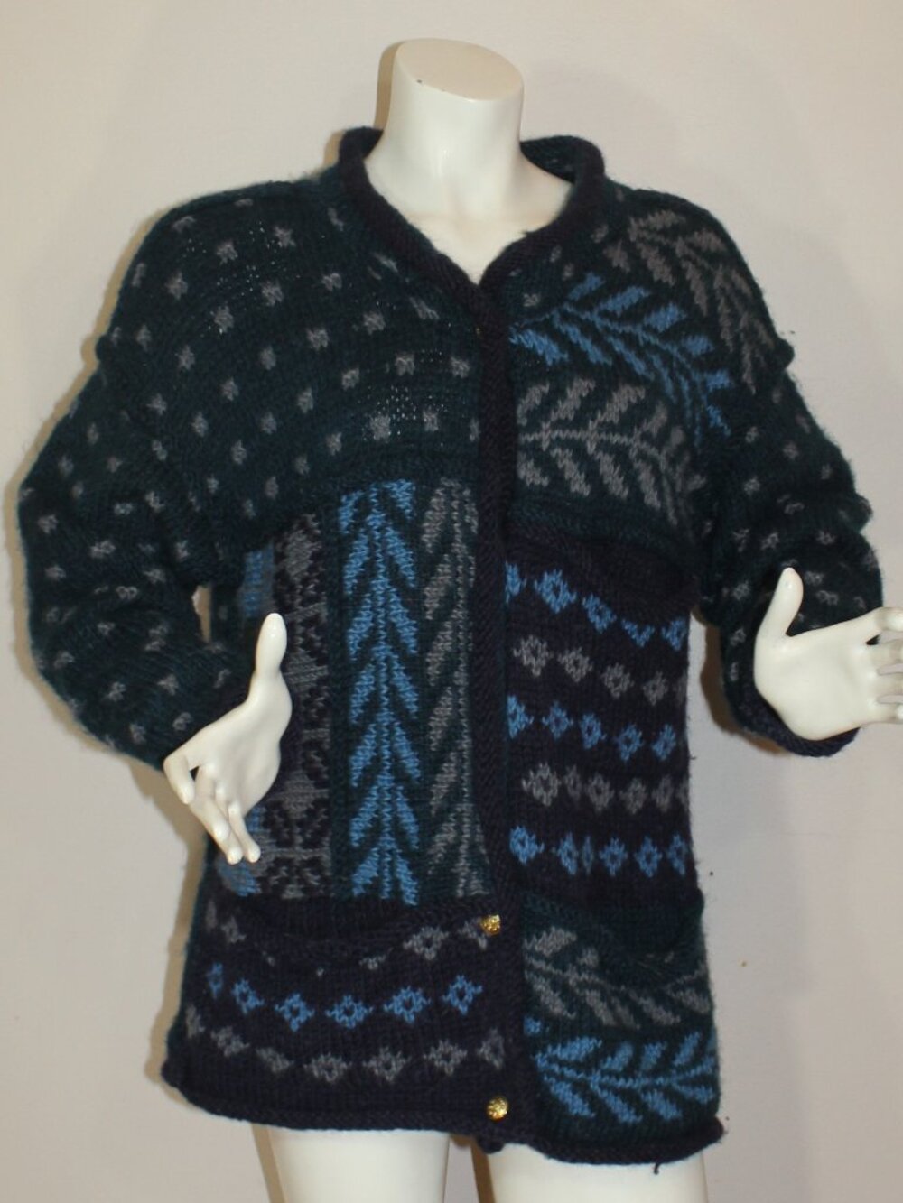 Vintage SnowFox Himalayan hand knit 100% Wool Blue Gray Cardigan size Large